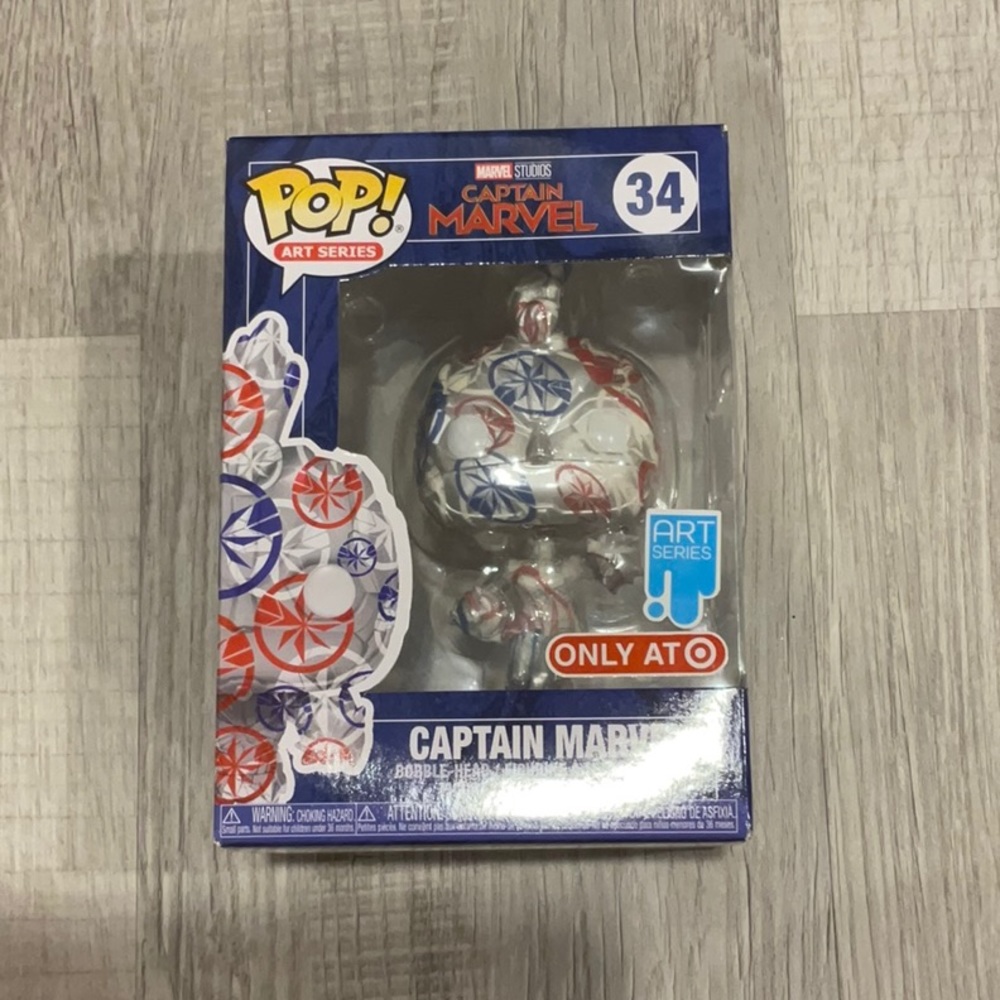 Captain Marvel Art Series Funk Pop